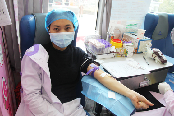 醫(yī)者仁心 大愛無疆 挽袖獻(xiàn)血 守護(hù)生命 ——安康市人民醫(yī)院開展冬季愛心獻(xiàn)血活動