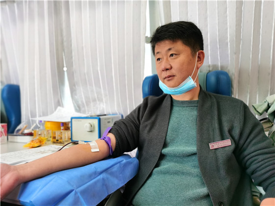 獻(xiàn)血傳真情，為黨旗添光彩 ——三元村春季無(wú)償獻(xiàn)血活動(dòng)側(cè)記