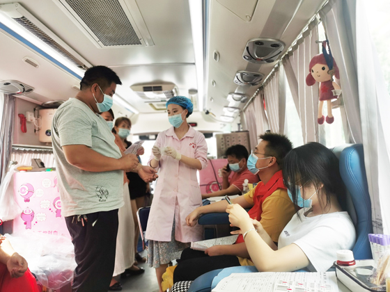 旬陽縣蜀河鎮(zhèn)組織開展夏季愛心獻(xiàn)血活動