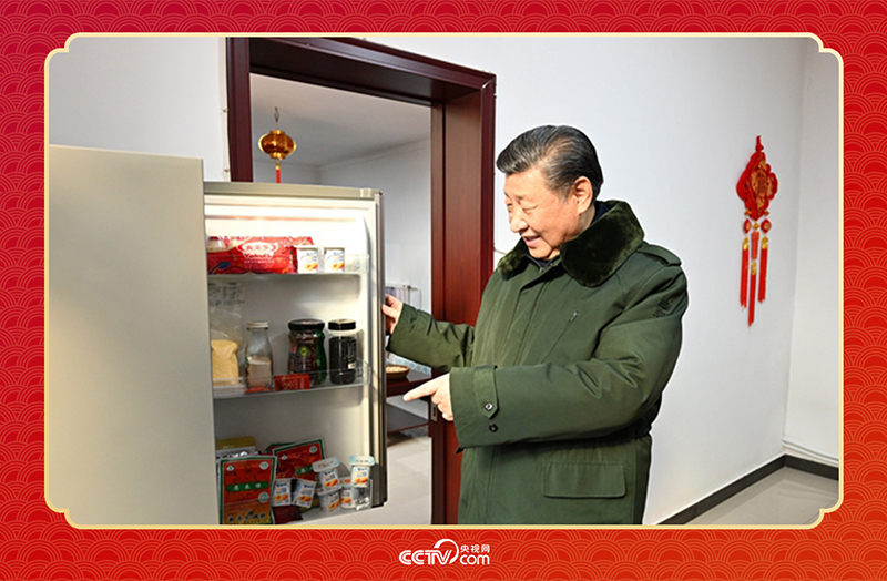 2024年春節(jié)前夕，習(xí)近平總書記在天津第六埠村考察時，走進村民杜洪剛家看望。